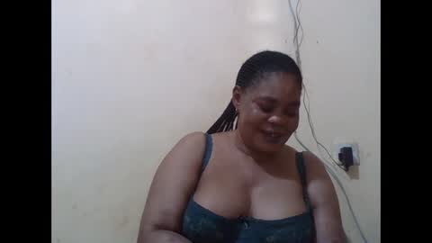 Snapshot of sexydove2 chatting on 11-25-25, 06:52 EMILY online show from 11-25-25, 06:52