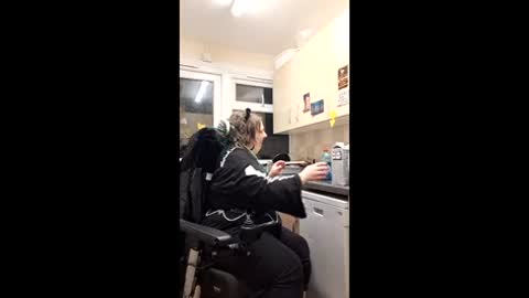 Wouldntyouliketoknow online show from 12-22-25, 06:49