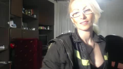 ENI pvt moan your name  WHEN I M NOT online you tell me in SNAPCHAT deal yes add me...  FREE TWITTER magiconline101...... online show from 03-05-25, 11:16