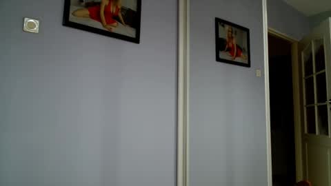 Snapshot of sexyjennyeu chatting on 03-02-25, 08:07 Jenny online show from 03-02-25, 08:07