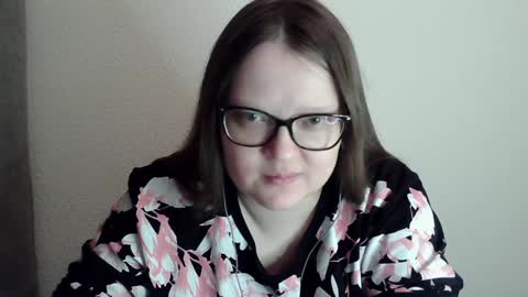 Snapshot of sexykitty_2 chatting on 12-30-24, 09:29 Kate online show from 12-30-24, 09:29