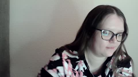 Snapshot of sexykitty_2 chatting on 12-31-24, 10:23 Kate online show from 12-31-24, 10:23