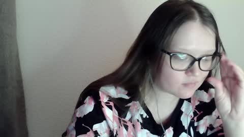 Snapshot of sexykitty_2 chatting on 01-01-25, 01:26 Kate online show from 01-01-25, 01:26