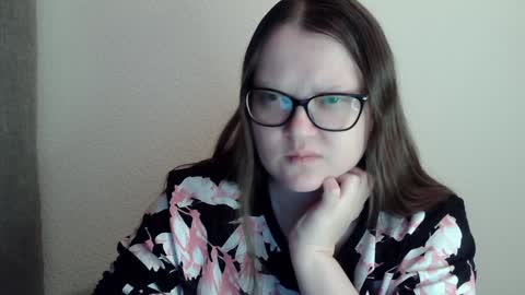 Snapshot of sexykitty_2 chatting on 01-15-25, 05:15 Kate online show from 01-15-25, 05:15