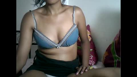 Snapshot of sexylarra12 chatting on 12-29-24, 08:44 sexylarra12 online show from 12-29-24, 08:44