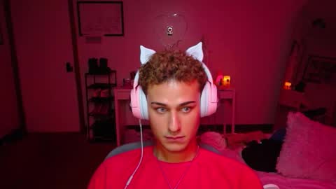 Snapshot of sexylatinboy777 chatting on 11-19-25, 07:52 JC online show from 11-19-25, 07:52