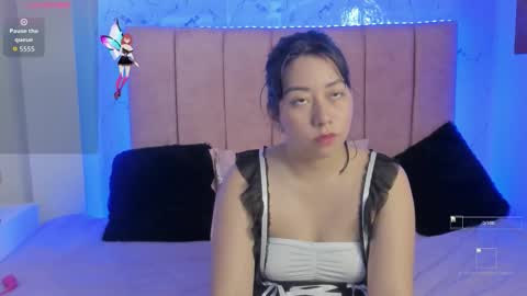 Snapshot of sexylaurita4u chatting on 11-12-25, 02:50 laura online show from 11-12-25, 02:50