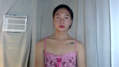 Snapshot of sexylaylia chatting on 09-26-25, 05:17 Laylia3 online show from 09-26-25, 05:17