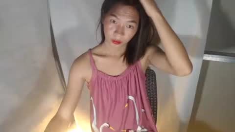 Snapshot of sexylaylia chatting on 10-19-25, 09:10 Laylia3 online show from 10-19-25, 09:10