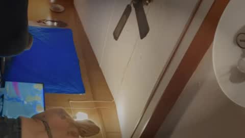 Lexi online show from 11-28-25, 05:21