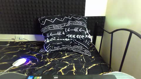 Lily online show from 11-12-25, 06:14