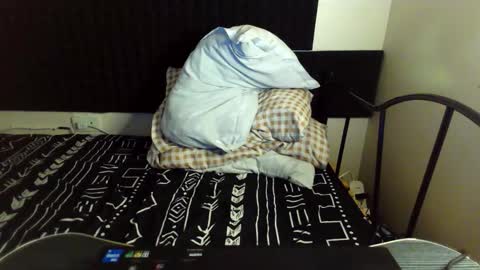 Lily online show from 11-25-25, 06:35