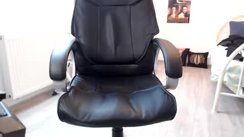 Snapshot of sexyman_fr chatting on 01-18-25, 01:51 Vincent Vega online show from 01-18-25, 01:51