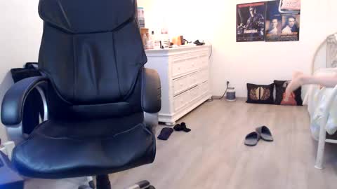 Snapshot of sexyman_fr chatting on 03-04-25, 05:56 Vincent Vega online show from 03-04-25, 05:56