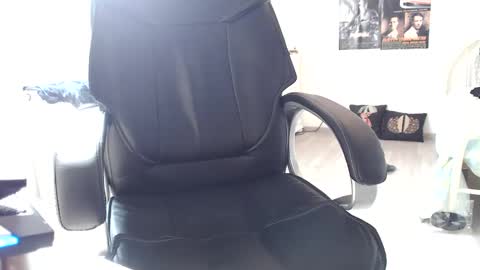 Snapshot of sexyman_fr chatting on 03-11-25, 12:17 Vincent Vega online show from 03-11-25, 12:17