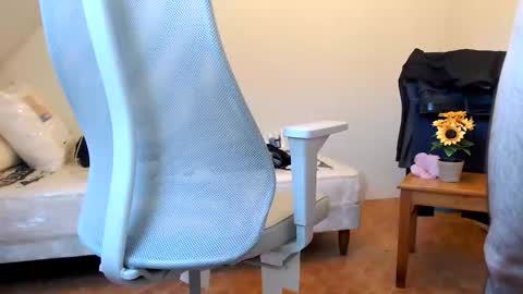 Snapshot of sexyman_fr chatting on 10-12-25, 02:05 Vincent Vega online show from 10-12-25, 02:05