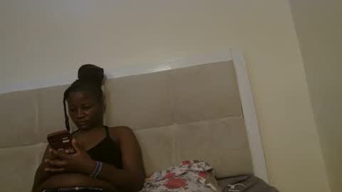 Miss mia online show from 10-11-25, 05:39