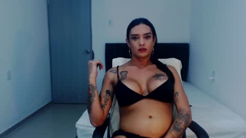 Natalia Duran online show from 01-16-25, 05:32