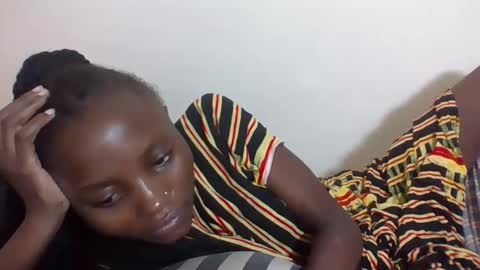 VIVIAN online show from 10-31-25, 06:47