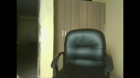 Snapshot of sexyqueenivy chatting on 10-25-25, 10:04 queenivy online show from 10-25-25, 10:04