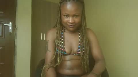 Snapshot of sexyqueenivy chatting on 11-05-25, 04:01 queenivy online show from 11-05-25, 04:01