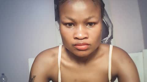 queenivy online show from 12-23-25, 10:02