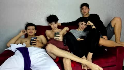 Snapshot of sexys_boys18 chatting on 03-04-25, 11:22 MATIAS-18 THIAHO -18 MAX-19 NICOKALY-19 CAIN-19 MOD ESTEBAN online show from 03-04-25, 11:22