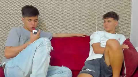 Snapshot of sexys_boys18 chatting on 02-12-26, 08:04 MATIAS-18 THIAHO -18 MAX-19 NICOKALY-19 CAIN-19 MOD ESTEBAN online show from 02-12-26, 08:04