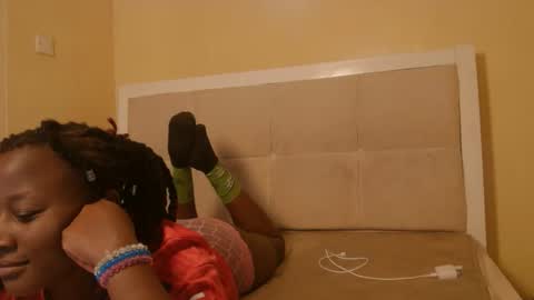 Snapshot of sexysky24 chatting on 09-12-25, 02:17 sexysky24 online show from 09-12-25, 02:17