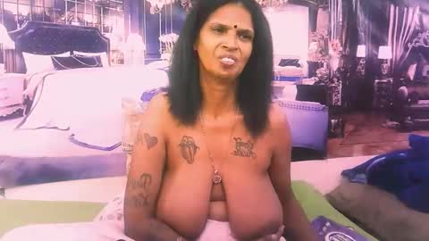 sexyva4u2luv online show from 10-26-25, 01:33