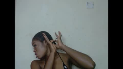 Snapshot of sexyxmilfx chatting on 09-15-25, 09:09 sexyxmilfx online show from 09-15-25, 09:09