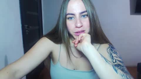 Snapshot of sexyyuliia777 chatting on 10-14-25, 11:44 Yuliia online show from 10-14-25, 11:44