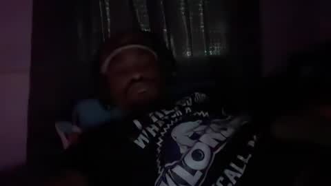 Snapshot of sgtbbcwilly chatting on 11-18-25, 12:20 sgtbbcwilly online show from 11-18-25, 12:20