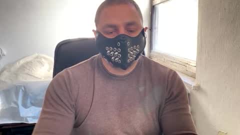 Snapshot of shadowmaster_xx chatting on 10-08-25, 08:34 Tony online show from 10-08-25, 08:34