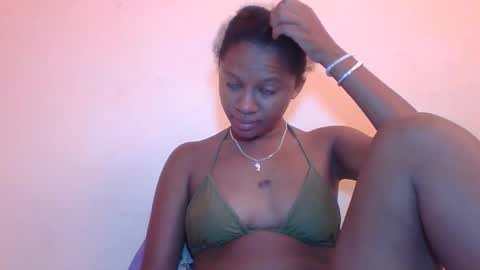 Snapshot of shainnah chatting on 11-17-25, 04:40 shainnah online show from 11-17-25, 04:40