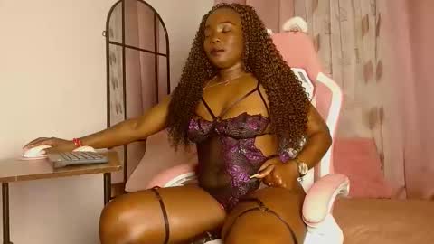 Snapshot of shaira___ chatting on 11-23-25, 12:21 Shaira online show from 11-23-25, 12:21