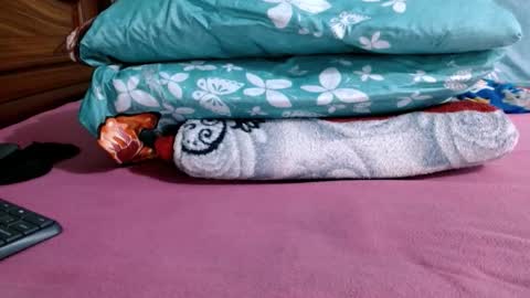 Snapshot of shairacrazy726 chatting on 11-11-25, 01:33 Shaira online show from 11-11-25, 01:33