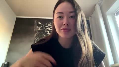 Hana online show from 11-16-25, 03:23