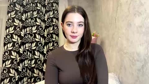 Lara online show from 11-22-25, 11:42