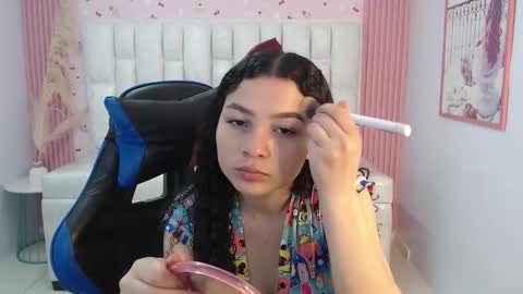 Snapshot of shalon_diaz_sub chatting on 10-07-25, 01:41 Shalon online show from 10-07-25, 01:41