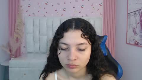 Snapshot of shalon_diaz_sub chatting on 10-20-25, 01:33 Shalon online show from 10-20-25, 01:33