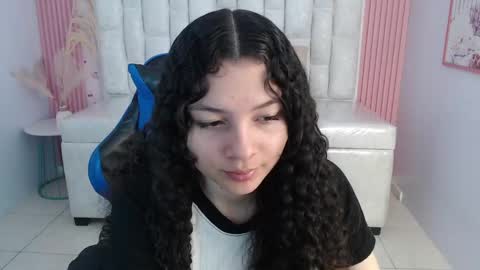 Snapshot of shalon_diaz_sub chatting on 10-25-25, 01:29 Shalon online show from 10-25-25, 01:29