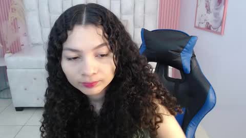 Snapshot of shalon_diaz_sub chatting on 10-27-25, 01:15 Shalon online show from 10-27-25, 01:15