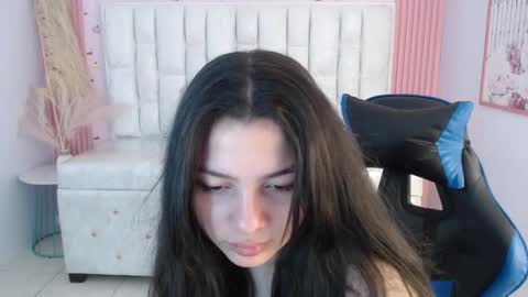 Snapshot of shalon_diaz_sub chatting on 11-11-25, 01:22 Shalon online show from 11-11-25, 01:22