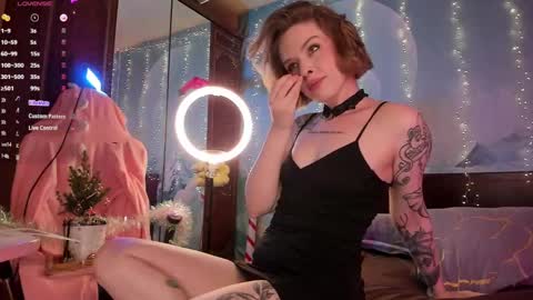 Snapshot of shameles_pussy chatting on 12-13-24, 12:39 shameles_pussy online show from 12-13-24, 12:39