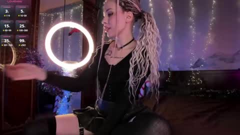 Snapshot of shameles_pussy chatting on 12-20-24, 11:32 shameles_pussy online show from 12-20-24, 11:32