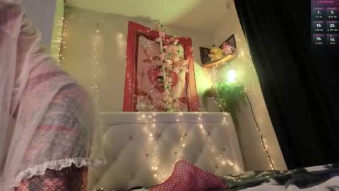 Snapshot of shameles_pussy chatting on 10-11-25, 01:20 shameles_pussy online show from 10-11-25, 01:20