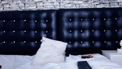 Catalina online show from 01-19-25, 04:46