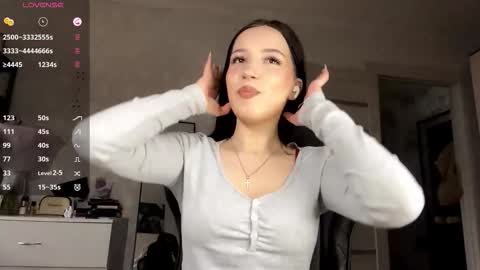 Snapshot of shanaecornish chatting on 11-08-25, 06:46 Viola online show from 11-08-25, 06:46