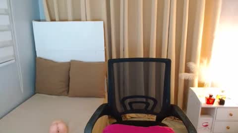 Snapshot of shanaiamiraclets chatting on 02-20-25, 10:48 miraclets online show from 02-20-25, 10:48